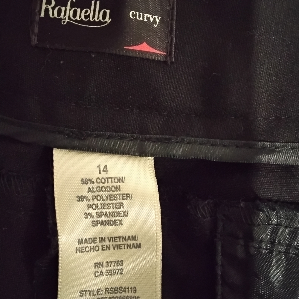 BUNDLE 3 for $10 Rafaella Curvy Black Capris - Picture 4 of 7